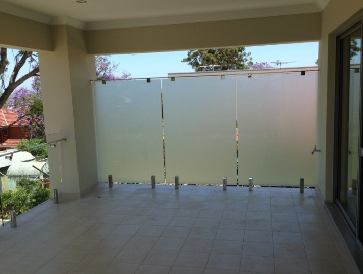 Glass balustrade and privacy screens 
