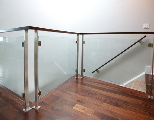 STAINLESS TEMPERED GLASS RAILINGS 