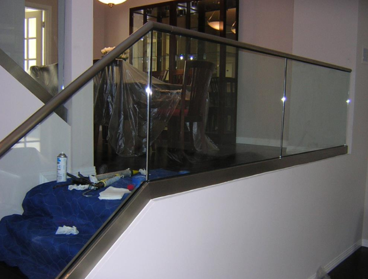 Stainless steel shoe base U channel glass balustrade 